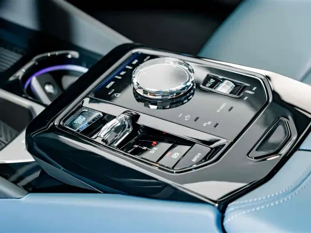 BMW i5 — Фото автомобиля 16