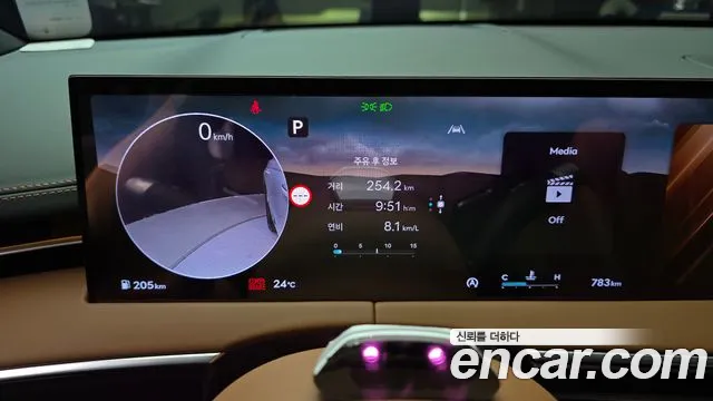 Genesis GV70 — Фото автомобиля 11