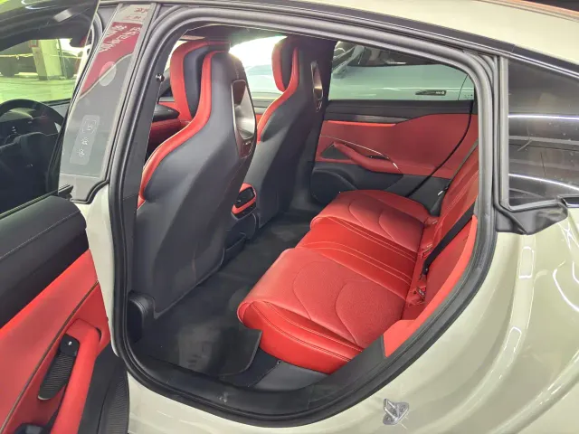 Xiaomi SU7 — Фото автомобиля 7