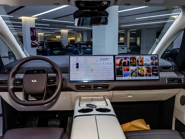 Li Auto MEGA — Фото автомобиля 27