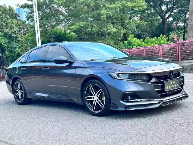 Honda Accord — Фото автомобиля 3