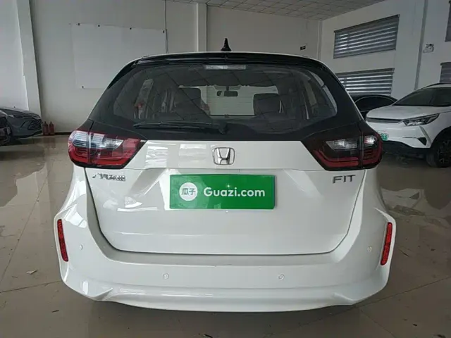 Honda Fit — Фото автомобиля 5