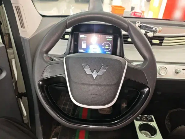 Wuling Hongguang Mini EV — Фото автомобиля 6
