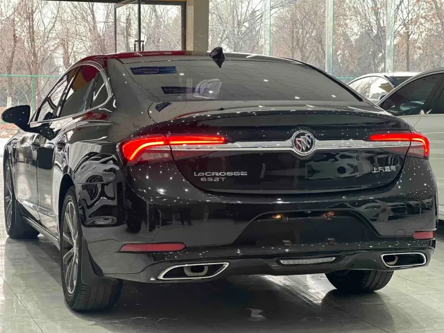 Buick LaCrosse — Фото автомобиля 5