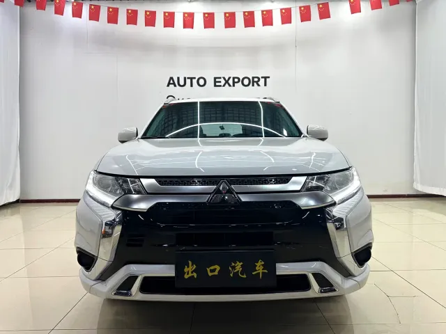 Фотография автомобиля — Mitsubishi Outlander
