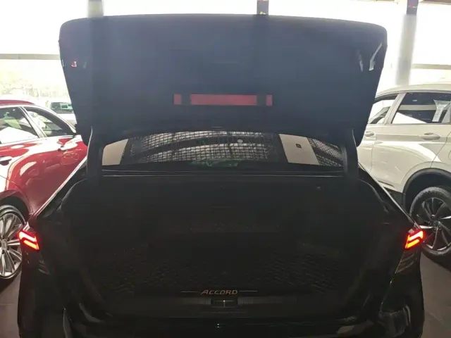 Honda Accord — Фото автомобиля 18