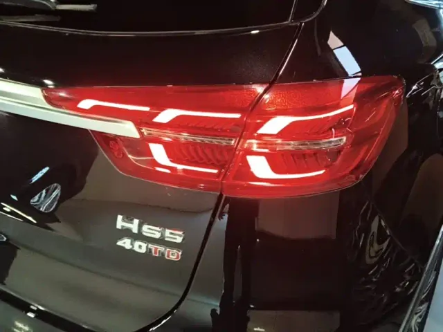 Hongqi HS5 — Фото автомобиля 7