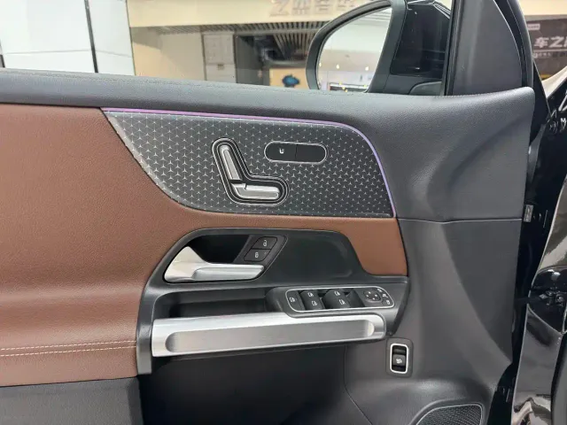 Mercedes-Benz EQB — Фото автомобиля 11
