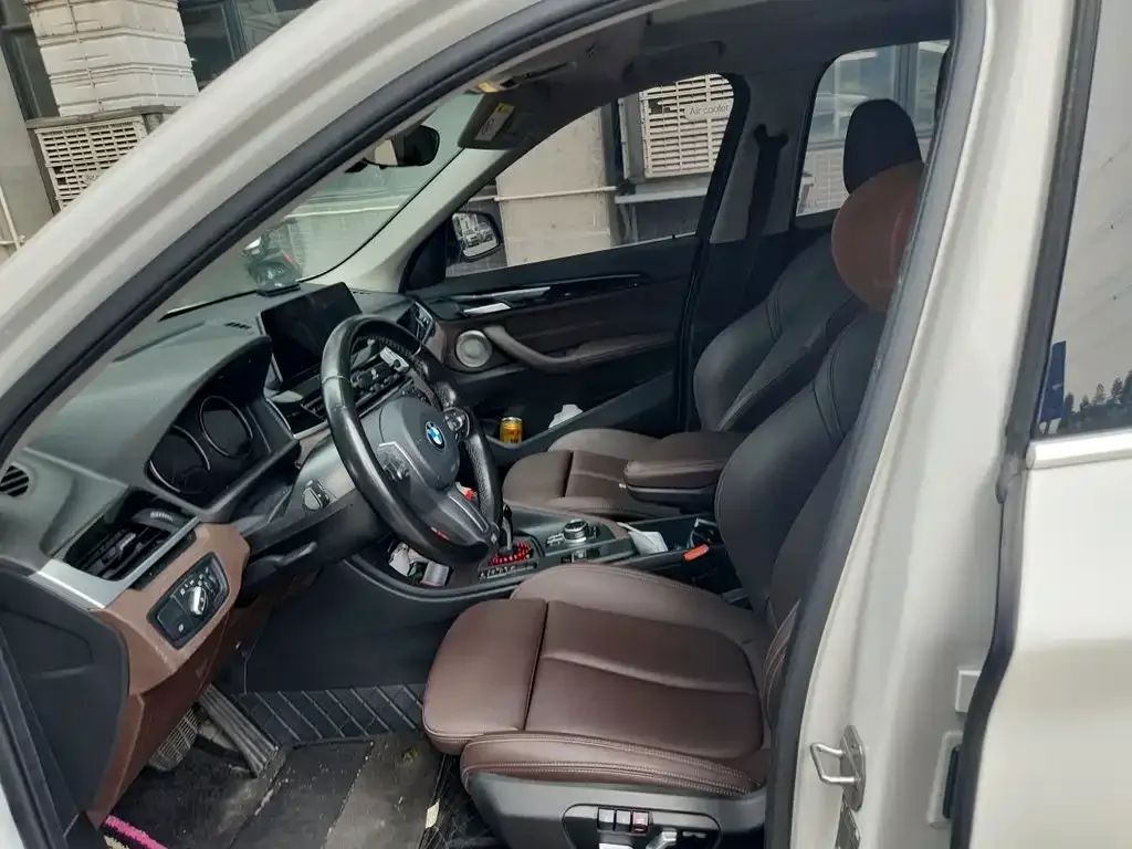BMW BMW X1 2022 sDrive25Li Leading — Фото автомобиля 11