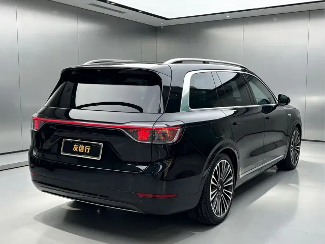 AITO Wenjie AITO M9 2024 Extended Range Ultra 42kWh 6-Seater — Фото автомобиля 4
