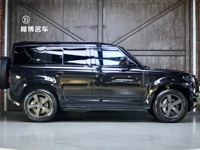 Land Rover Defender — Фото автомобиля 4