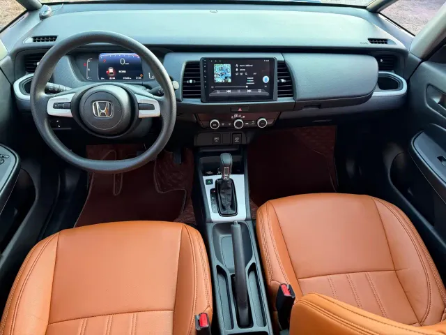 Honda Fit — Фото автомобиля 10