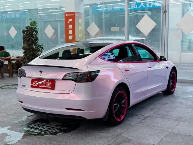 Tesla Model 3 — Фото автомобиля 7