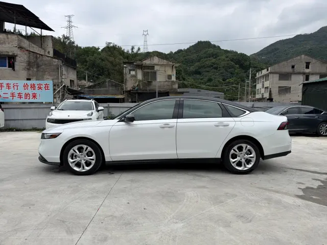Honda Accord — Фото автомобиля 2