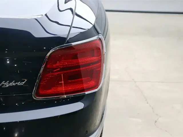 Bentley Flying Spur — Фото автомобиля 27