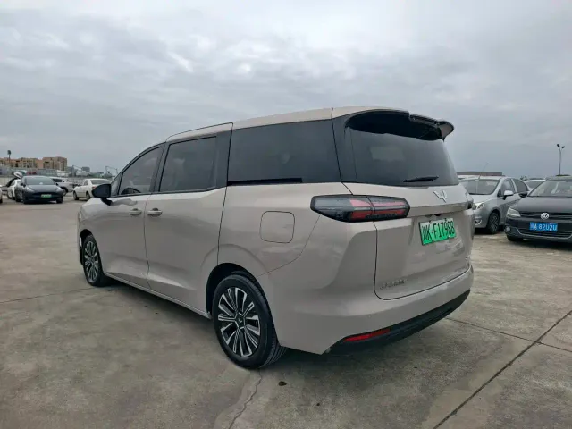 Wuling Starlight 730 — Фото автомобиля 5
