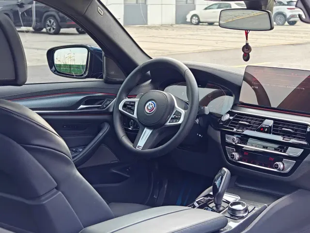 BMW 5 Series — Фото автомобиля 18