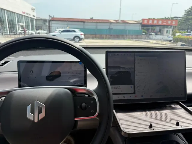 Leapmotor C10 — Фото автомобиля 13
