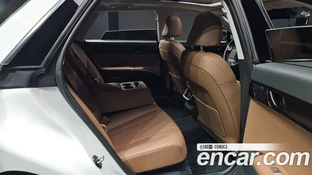 Hyundai Grandeur Grandeur (GN7) 2.5 Бензин 2WD — Фото автомобиля 6