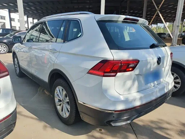 Volkswagen Tiguan L — Фото автомобиля 4