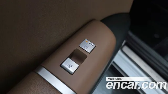 Hyundai Grandeur Grandeur (GN7) 2.5 Бензин 2WD — Фото автомобиля 29