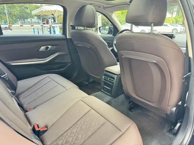 BMW 3 Series — Фото автомобиля 10