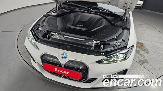 BMW i4 — Фото автомобиля 6