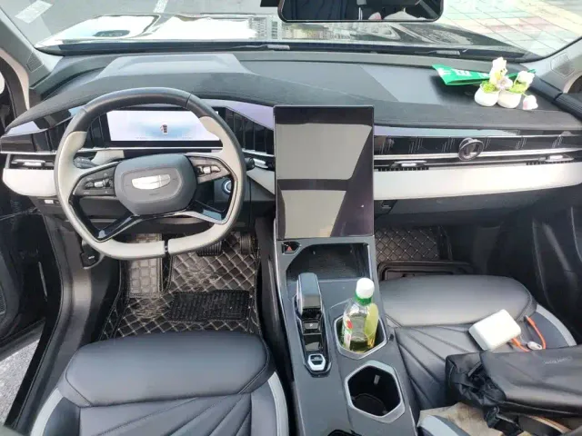 Geely Boyue L — Фото автомобиля 10