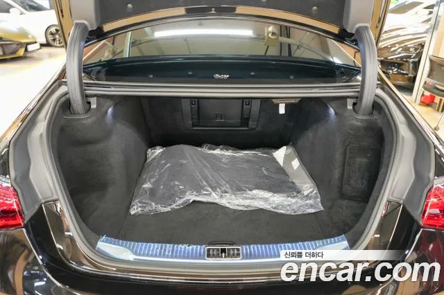 Mercedes-Benz S-Class — Фото автомобиля 19