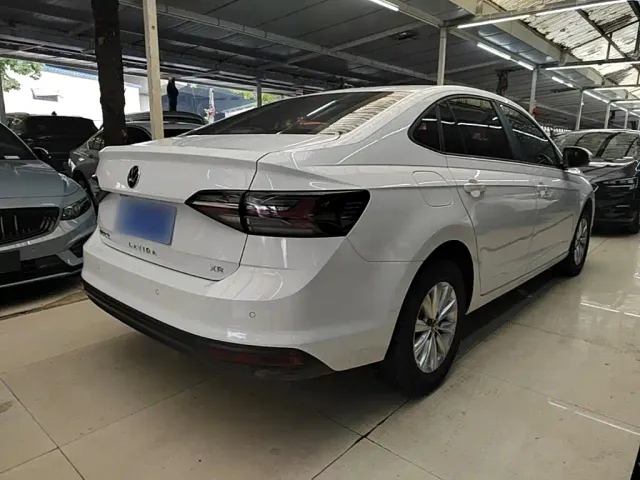 Volkswagen Lavida — Фото автомобиля 6