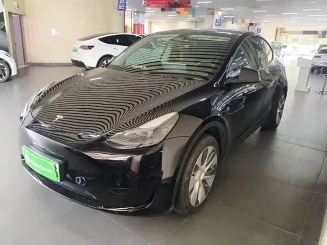 Фотография автомобиля — Tesla Model Y