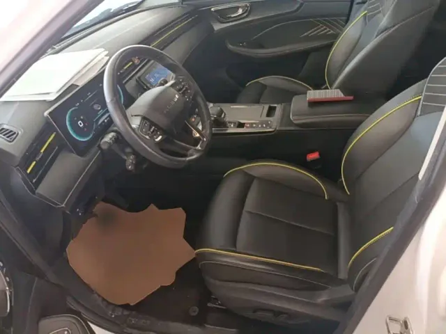 Roewe RX5 — Фото автомобиля 14