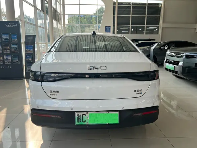 BYD Seal 05 DM-i — Фото автомобиля 8