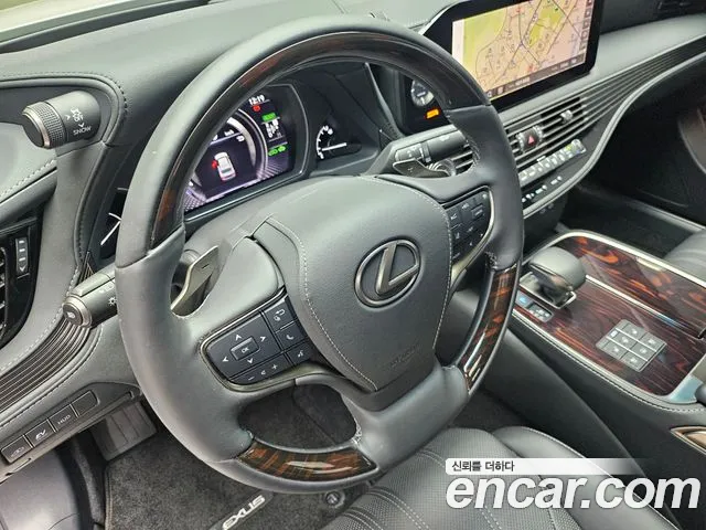 Lexus LS — Фото автомобиля 10