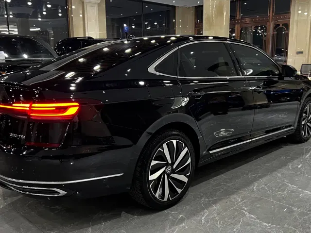 Volkswagen Passat — Фото автомобиля 5