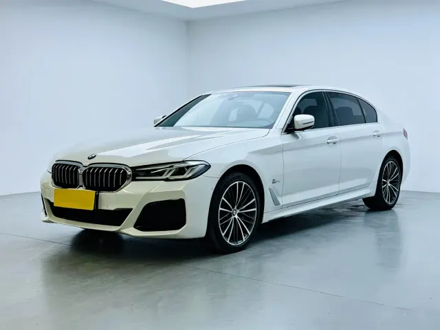 Фотография автомобиля — BMW 5 Series