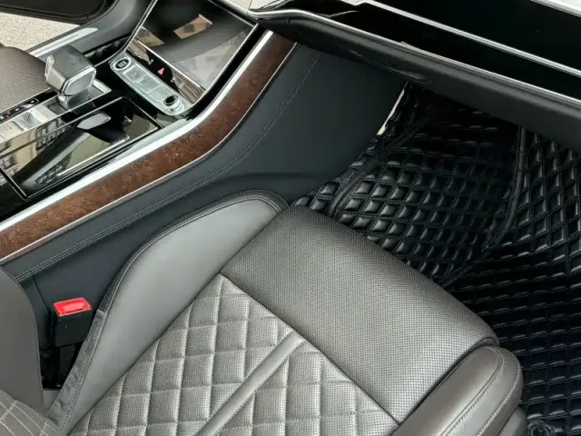 Audi A8 — Фото автомобиля 6