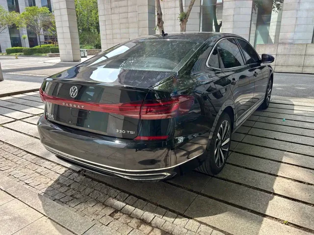 Volkswagen Passat — Фото автомобиля 7