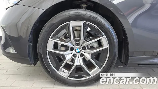 BMW 5 Series G60 — Фото автомобиля 5