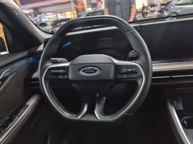 Ford Edge — Фото автомобиля 4