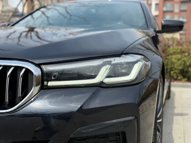 BMW 5 Series — Фото автомобиля 4