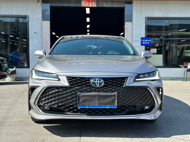 Toyota Avalon — Фото автомобиля 2