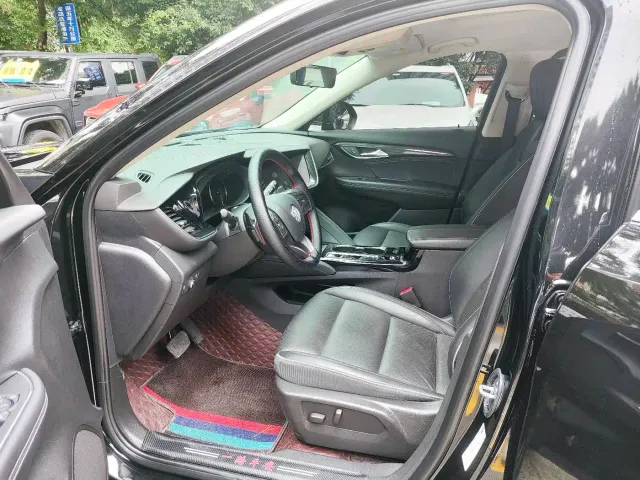 Buick Envision Plus — Фото автомобиля 9