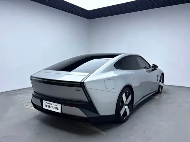 Xpeng P7 — Фото автомобиля 17