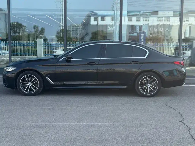 BMW 5 Series — Фото автомобиля 3