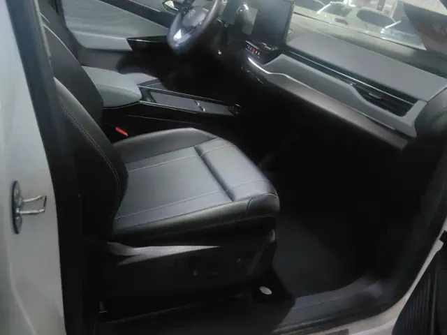Volkswagen Volkswagen ID.4 X 2024 Pure Intelligent Edition — Фото автомобиля 8