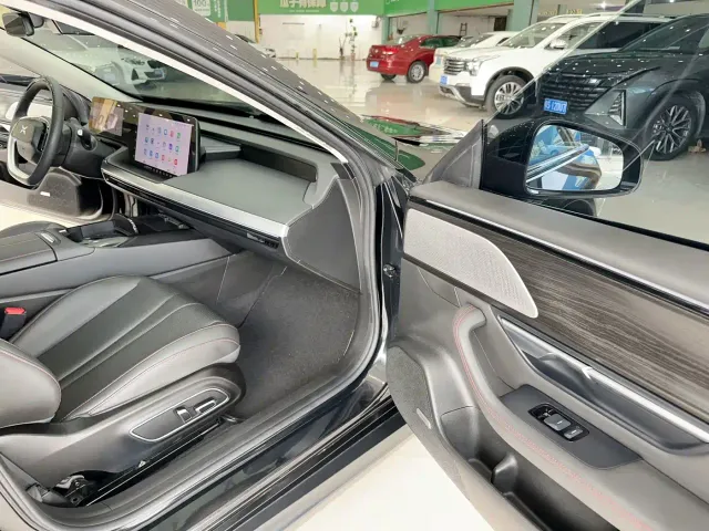 Xpeng P7 — Фото автомобиля 16