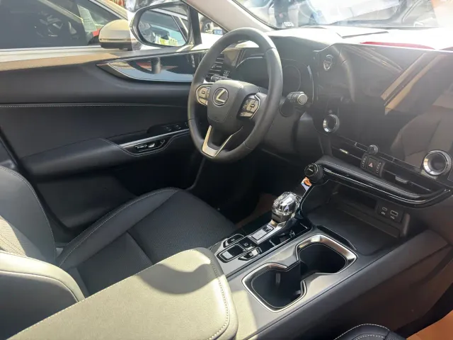 Lexus NX — Фото автомобиля 4