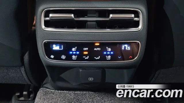Genesis GV70 2.5T Бензин 2WD — Фото автомобиля 24