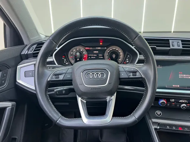 Audi Q3 — Фото автомобиля 7